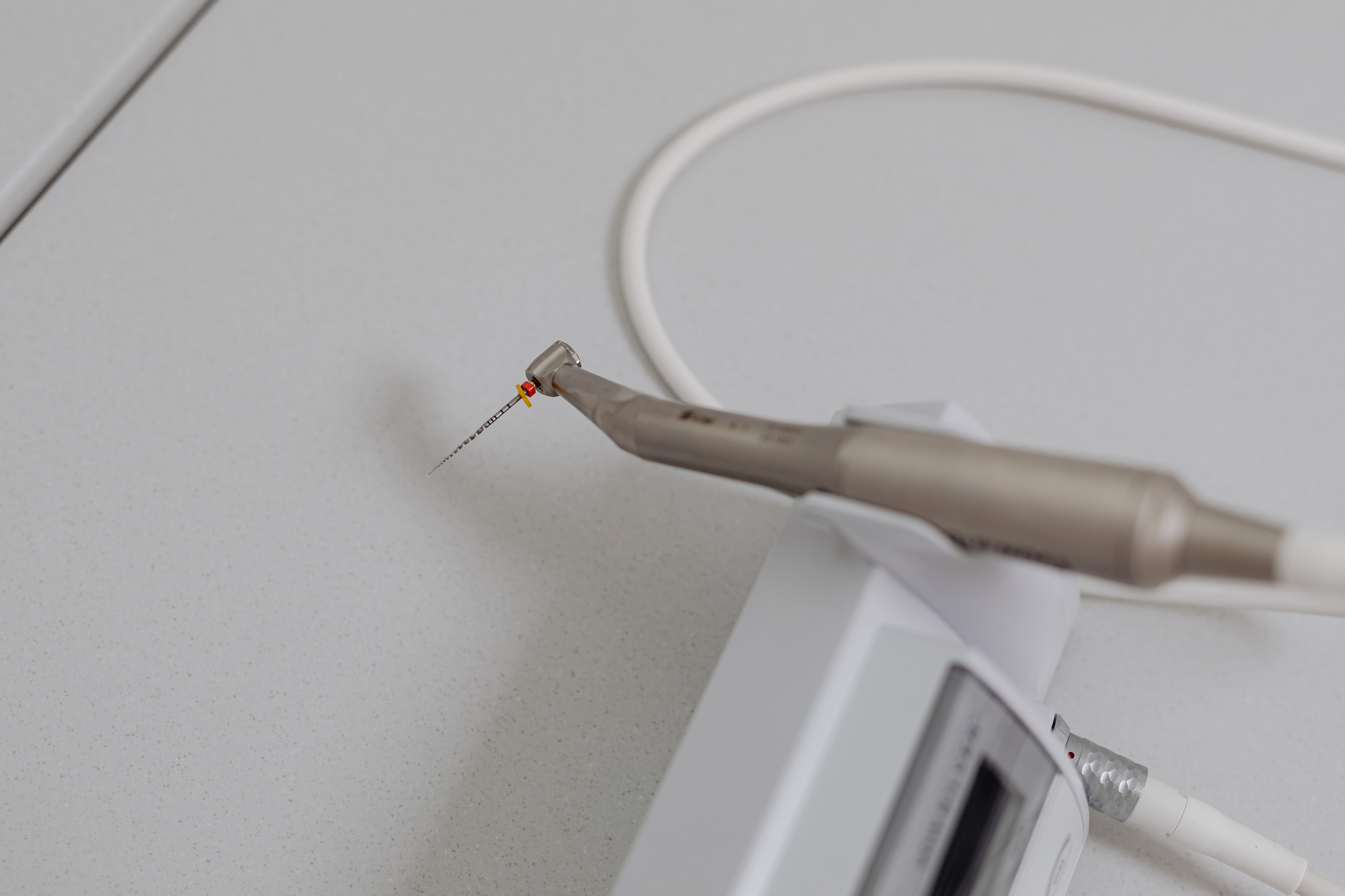Endodontic motor and apex locator