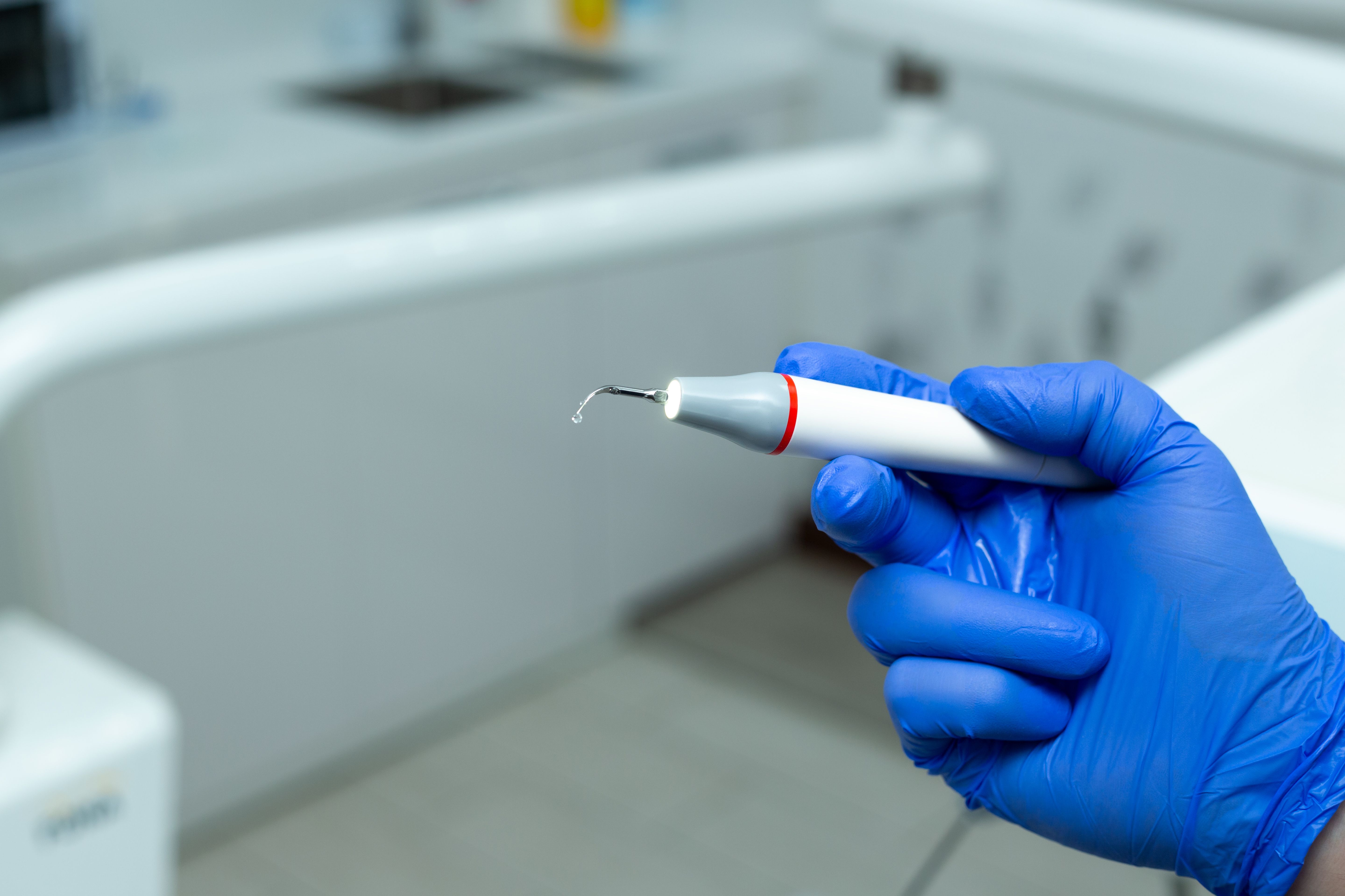 Ultrasonic scaler